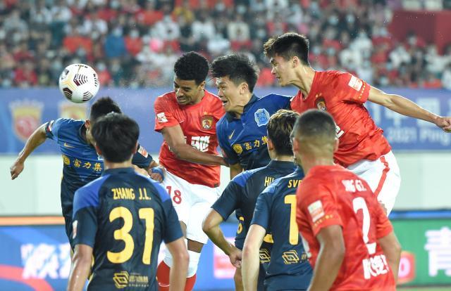 【中超】吴少聪救主韩佳奇扑点 广州2比2绝平广州城